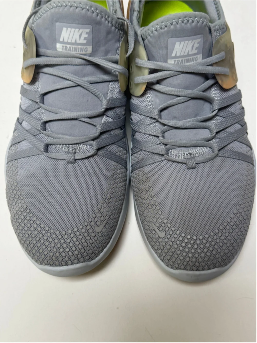 Nike •size wolf